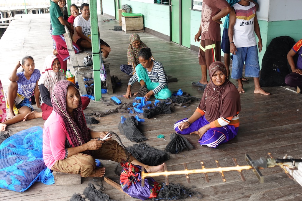 Pearl Platform Muslim Women