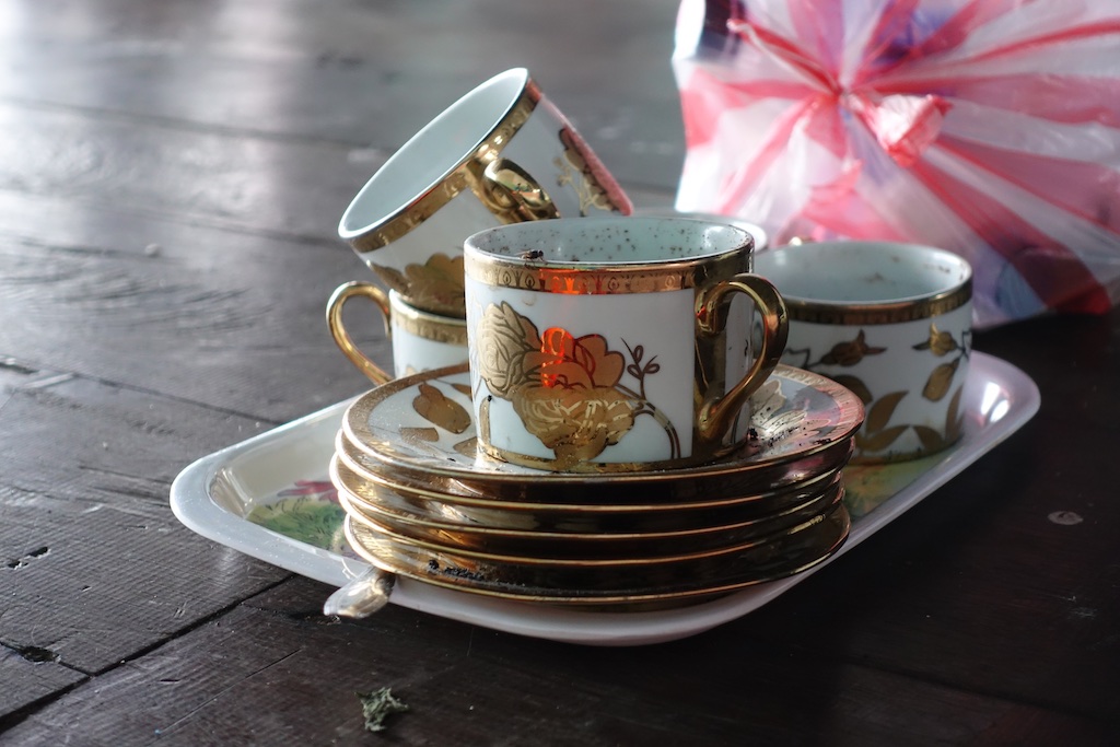 Pearl Platform fine china